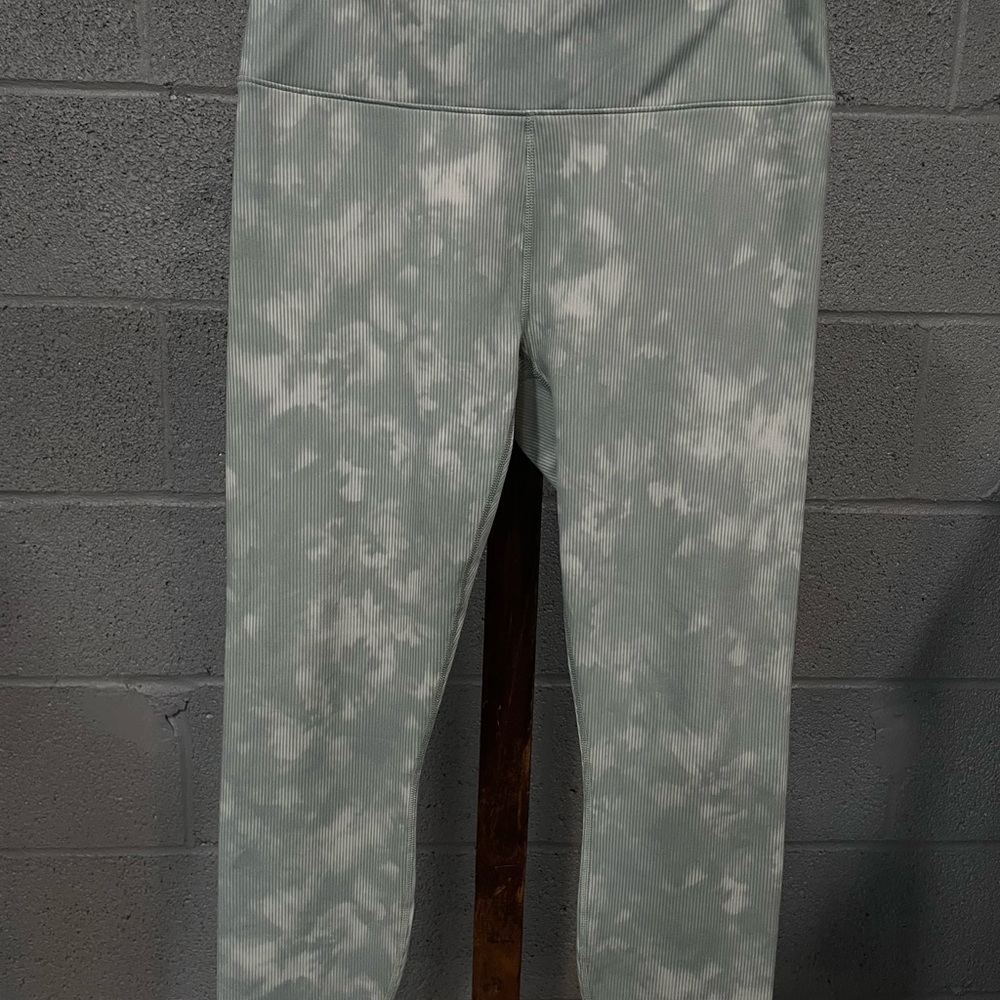 Fabletics Cloudy Gray Leggings